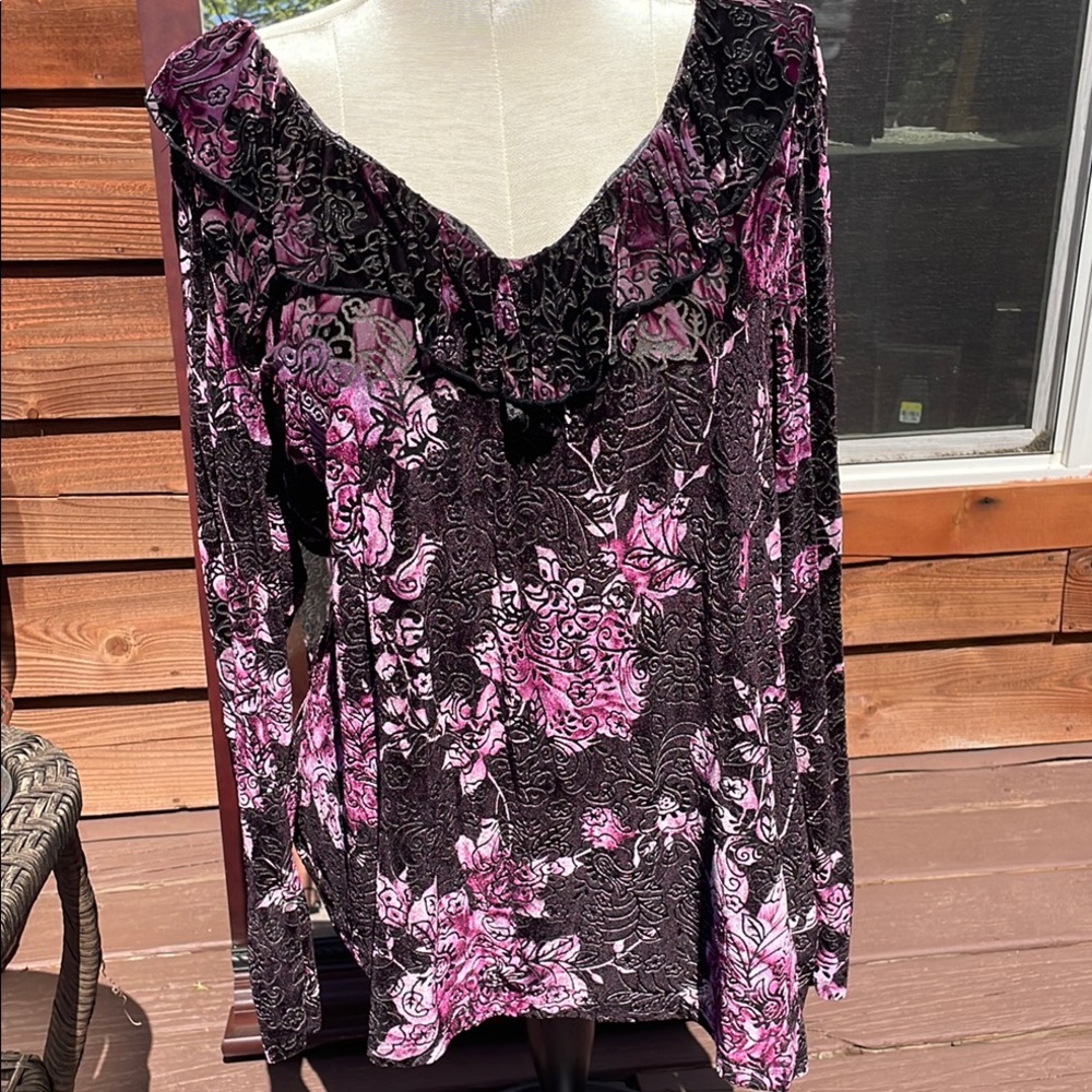 Floral Velvet Long Sleeve Top